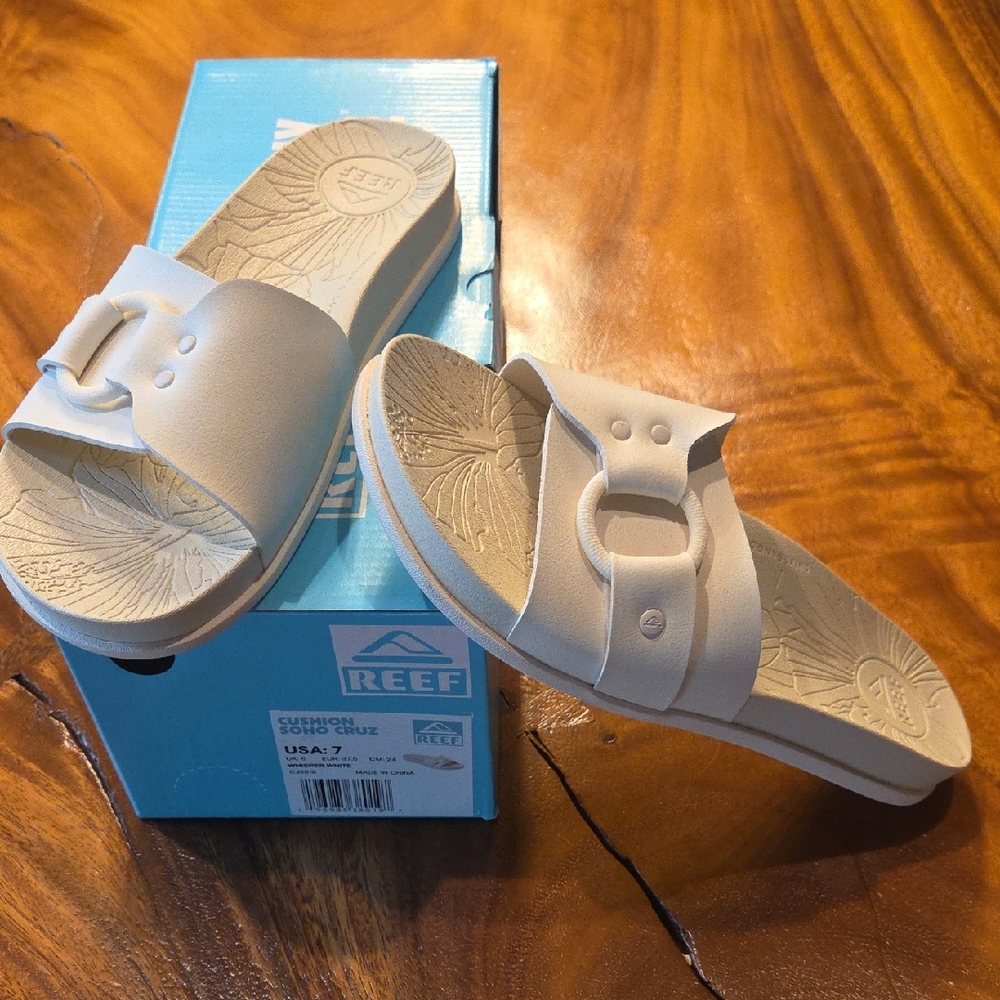 Reef Women's White Cushion Soho Cruz Slide Sandals
